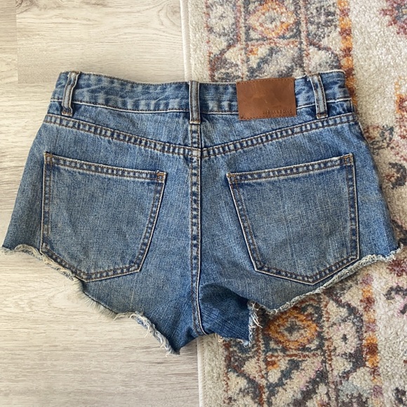 Billabong Medium Wash High Rise Denim Short - Picture 2 of 3
